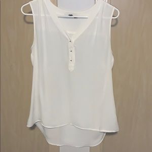Woman’s sleeveless blouse brand new